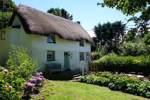 Finest Retreats Old Lanvean Cottage — 4-Star Luxury Hotel in Newquay, United Kingdom