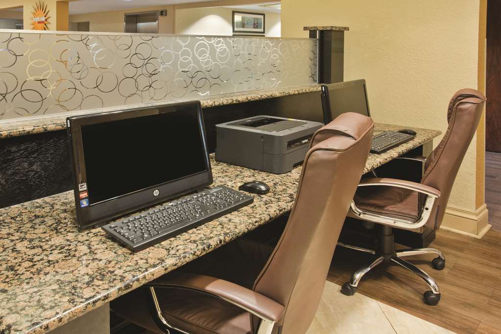 La Quinta Inn & Suites by Wyndham Hot Springs - photo 56