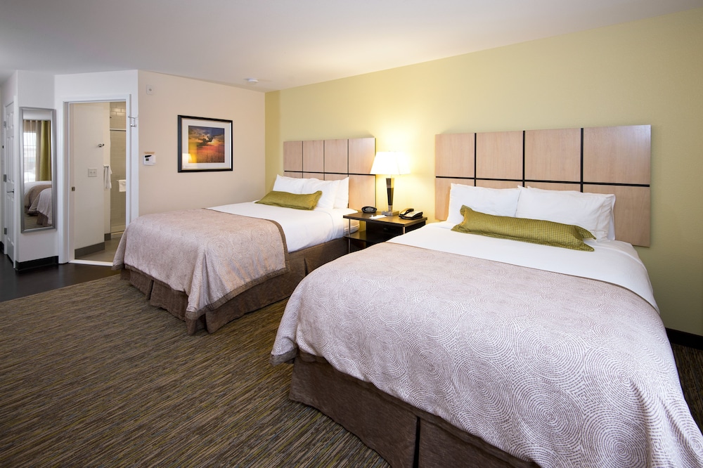 Candlewood Suites Greeley an IHG Hotel - photo 4