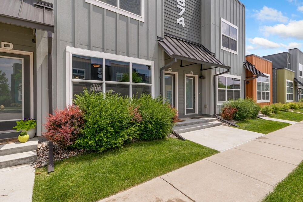 Amazing Urban Townhome near Breweries & River - photo 34