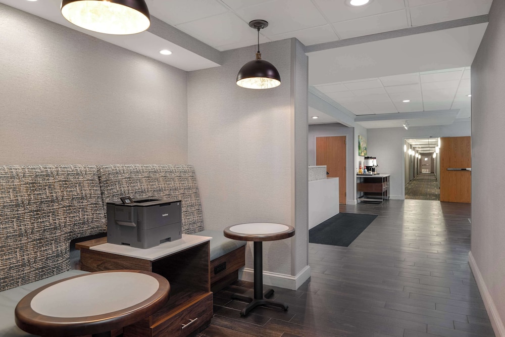 Hampton Inn Tallahassee Central - photo 35