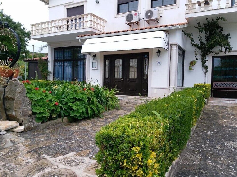 Residência Céu Azul in Porto De Mos, Portugal