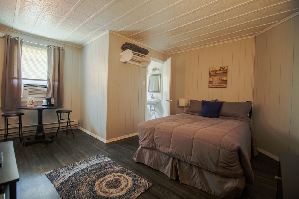 Current River Inn - photo 5