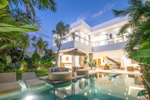 Coastal Elegance 4BR Villa 400m to Finns — 4-Star Luxury Hotel in Canggu, Indonesia
