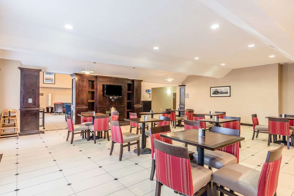Comfort Inn & Suites Crystal Inn Sportsplex - photo 34