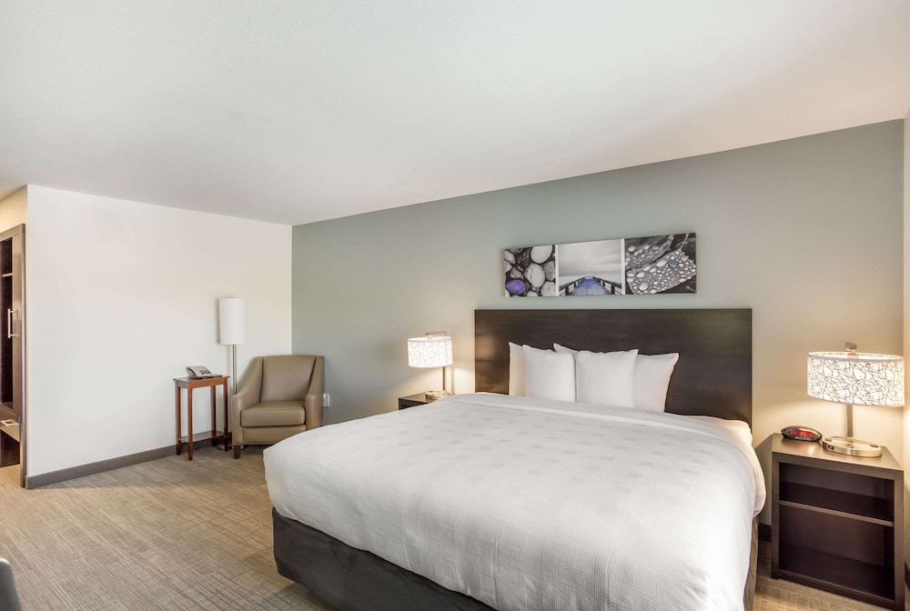 MainStay Suites Logan Ohio Hocking Hills - photo 3