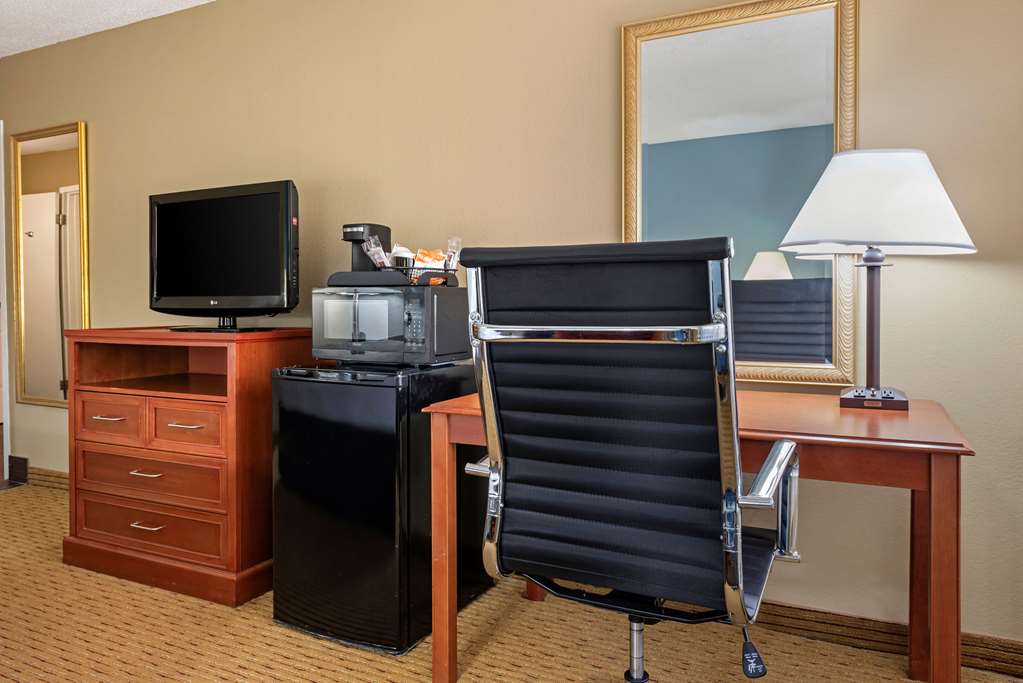 Clarion Hotel Conference Center Lexington North - photo 22