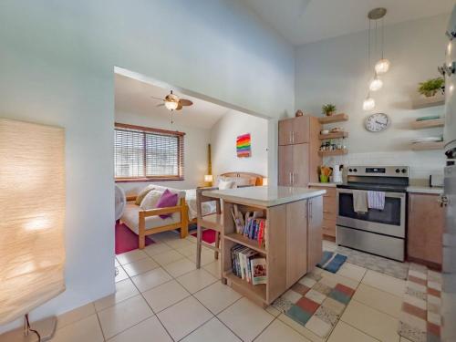 Emerald Haven Second Floor Studio Mins from Beach in Unknown City, Costa Rica