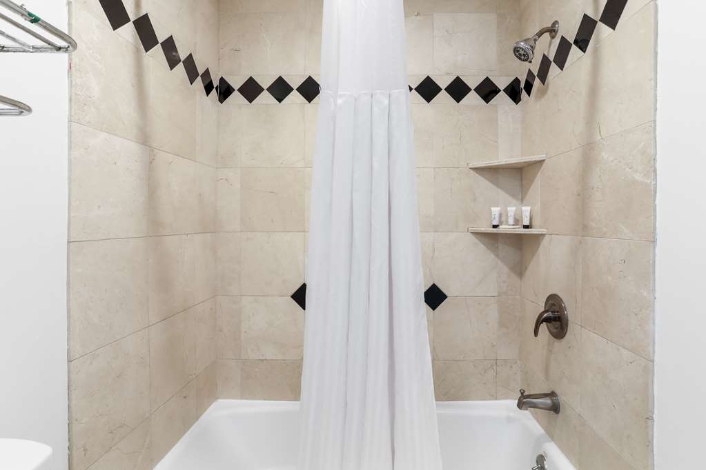 Signature Inn Berkeley - photo 31