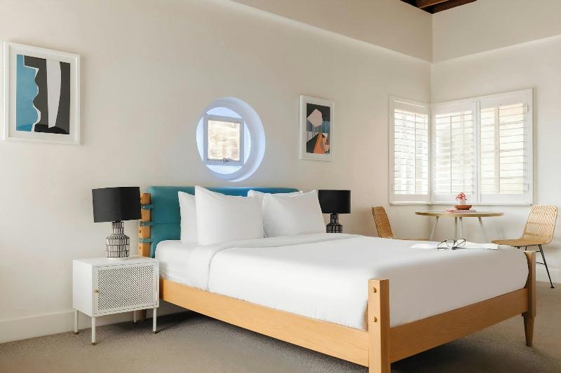 Courtyard at Lake Lucerne in Orlando, United States