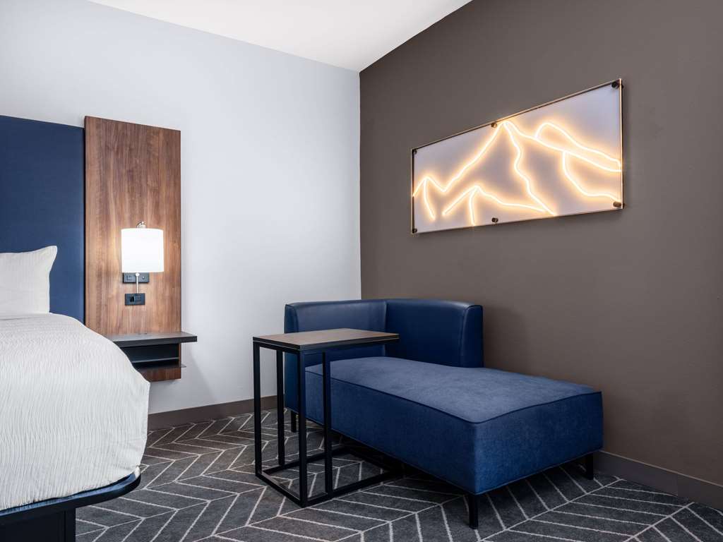 La Quinta by Wyndham Chelsea Birmingham - photo 20