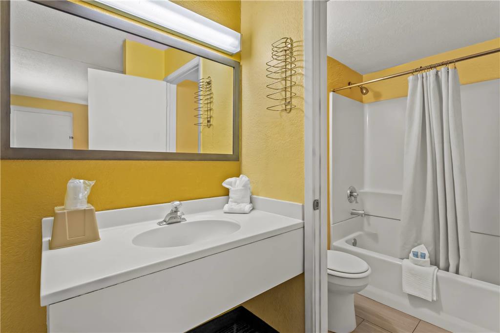 Rodeway Inn Albuquerque West - photo 33