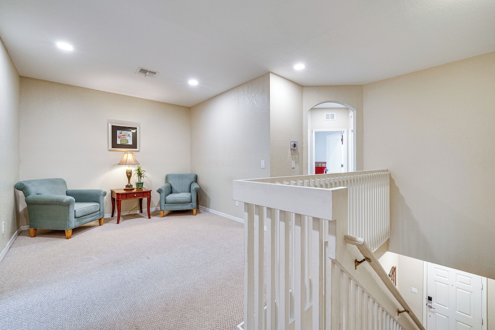 6 Mi to Disney: Resort Home w Pool Access - photo 7