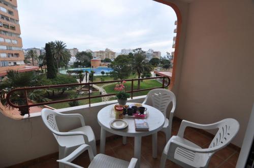 Rnet Ir 27 B Studios Roses Costa Brava in Roses, Spain