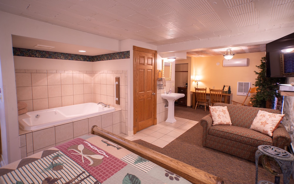 Stone Mill Hotel & Suites - photo 93
