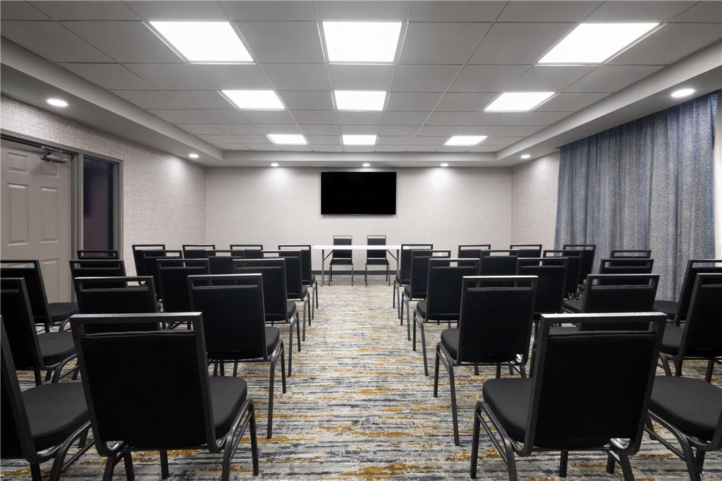 La Quinta Inn & Suites by Wyndham Raleigh Cary - photo 28