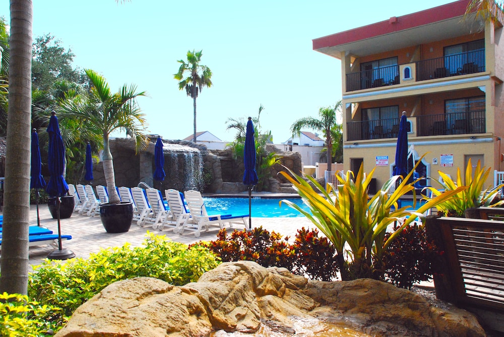 Coconut Cove All Suite Hotel - photo 28