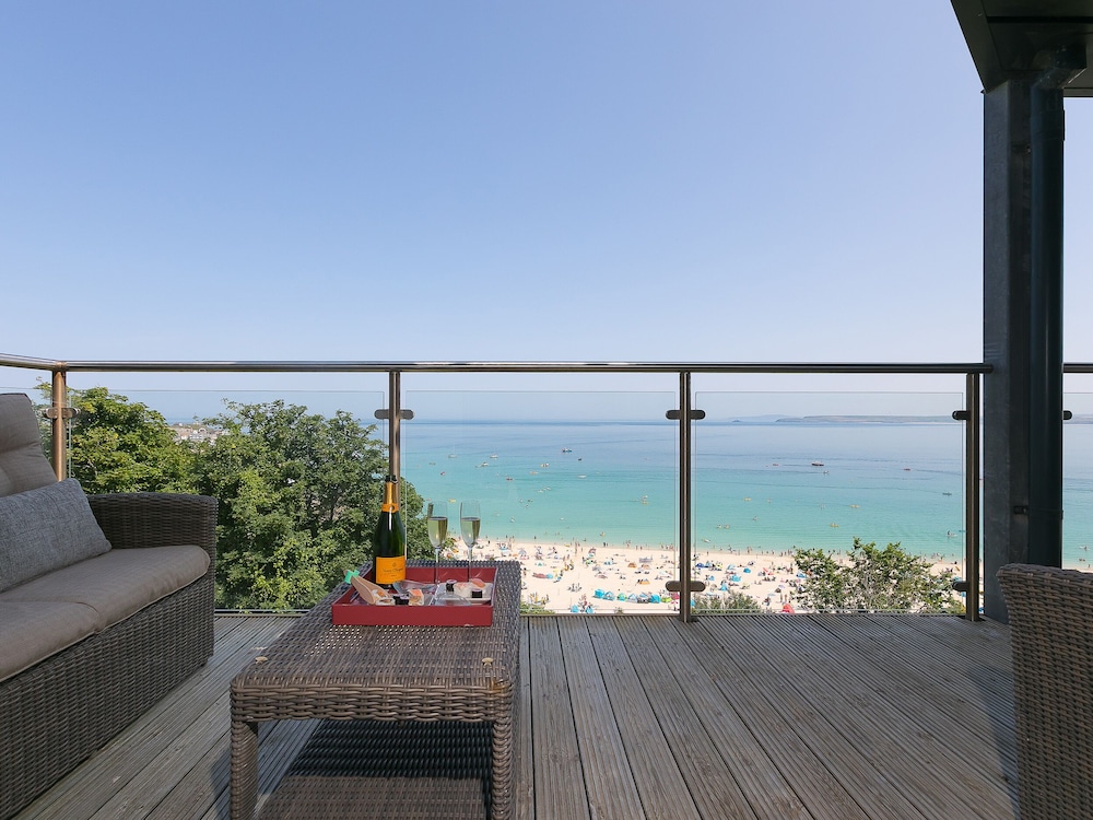 Crystal Bay — 4-Star Luxury Hotel in St Ives, United Kingdom