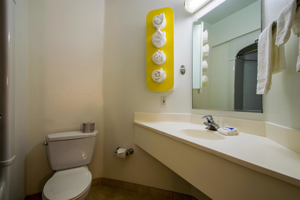 Motel 6 Portland North - photo 15