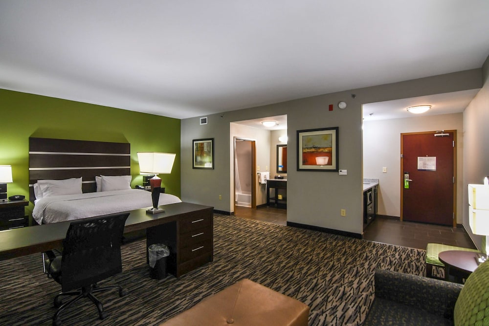 Hampton Inn Foley - photo 29
