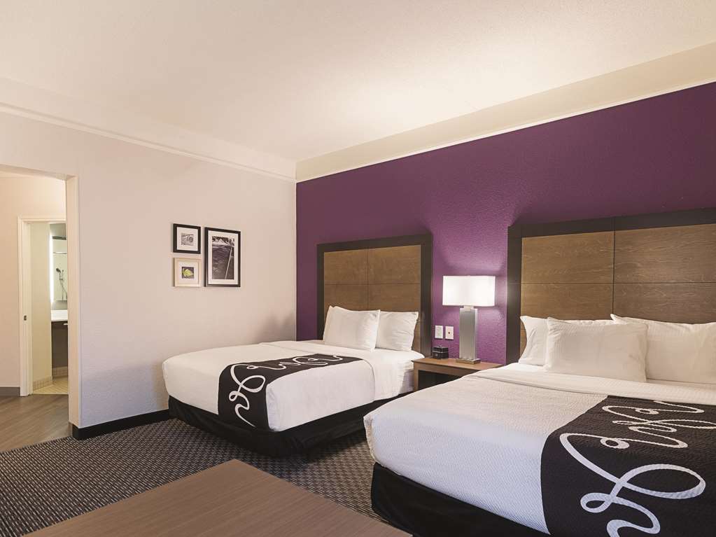 La Quinta Inn & Suites by Wyndham Oklahoma City NW Expwy - photo 36