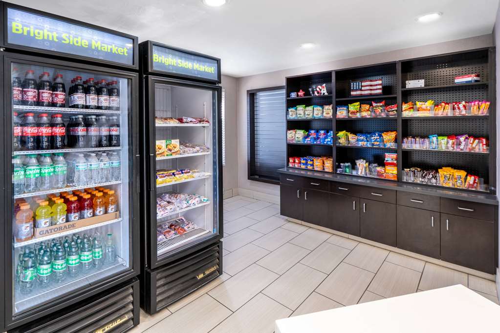 La Quinta Inn & Suites by Wyndham Roswell - photo 34
