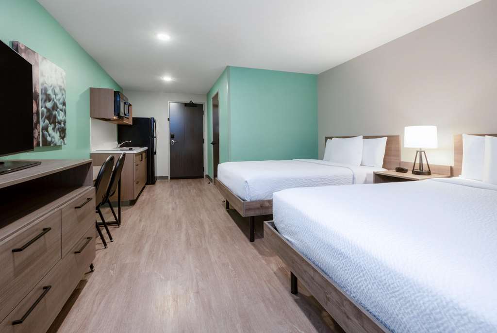 ECHO Suites Richmond West Extended Stay by Wyndham - photo 19