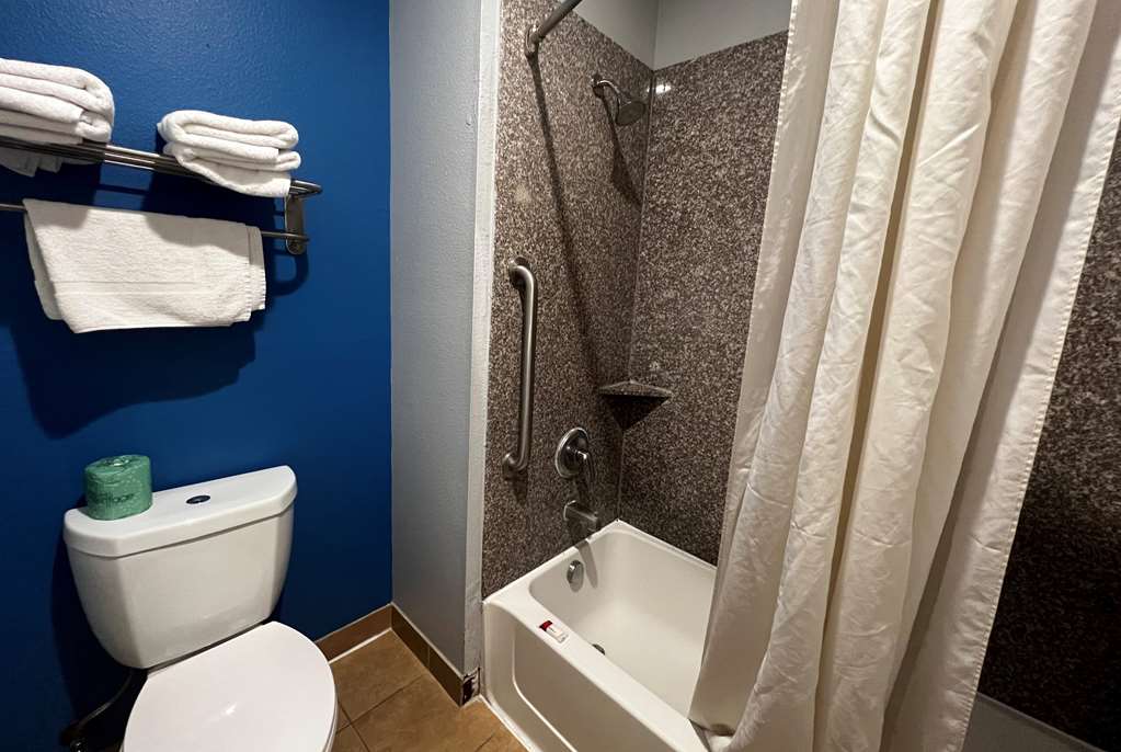 Super 8 by Wyndham Houston North I 45 - photo 23