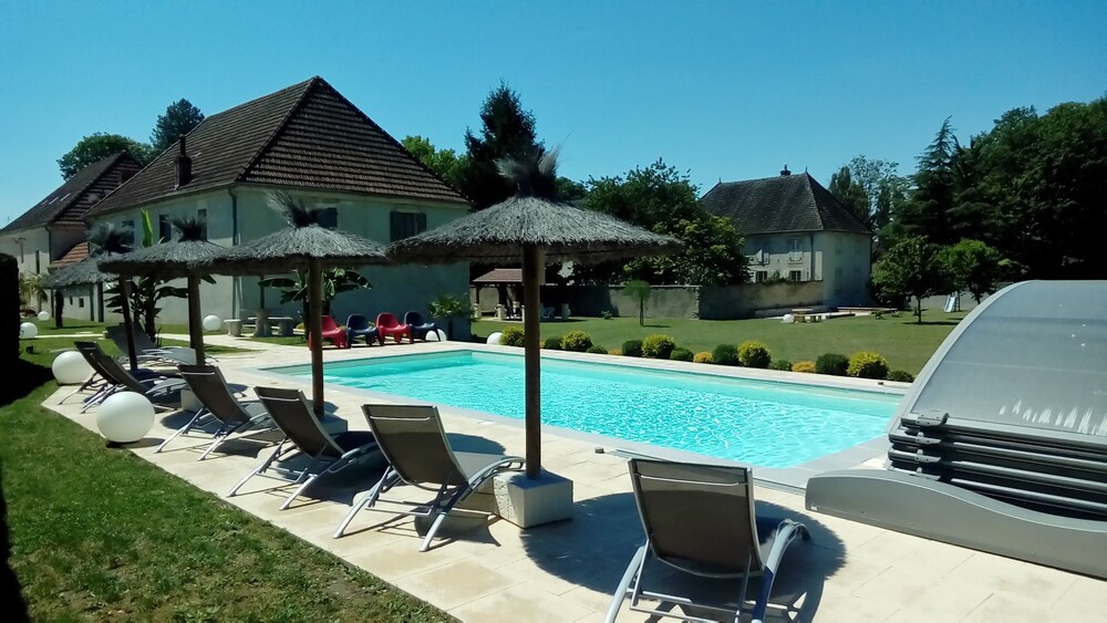 Le Domaine des Papillons — 4-Star Luxury Hotel in Dijon, France