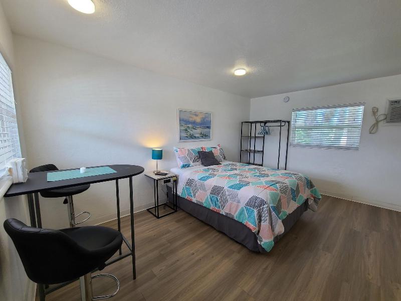Sun Island Motel - photo 29