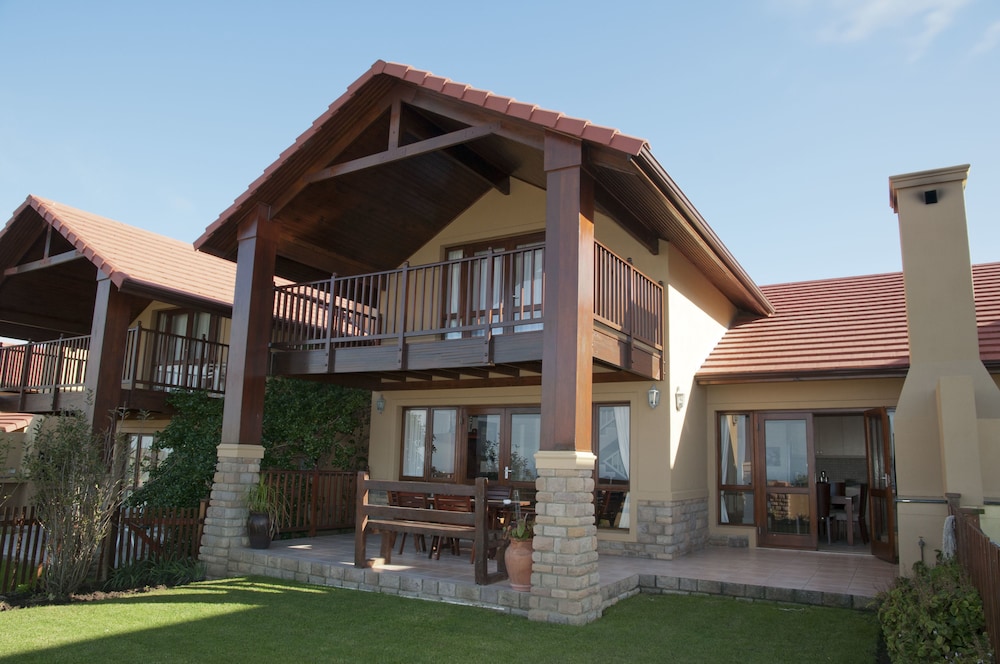 Villa 2 — 4-Star Luxury Hotel in Knysna, South Africa