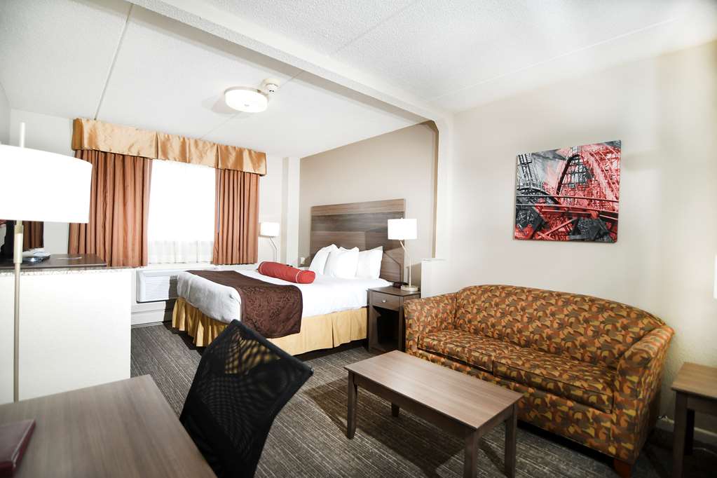 Best Western Plus Sandusky Hotel & Suites - photo 27