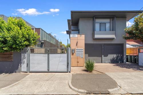 Balaclava City Hub by Ready Set Stay in Melbourne, Australia