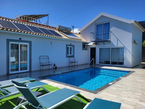 Vila Castro — 4-Star Luxury Hotel in Estreito Da Calheta, Portugal
