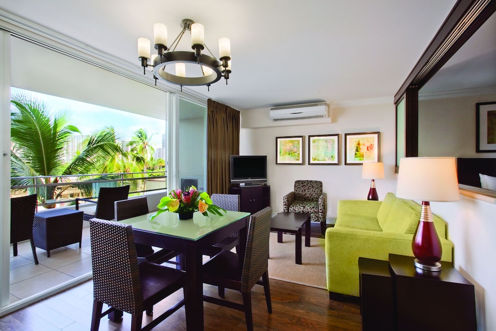 Regency on Beachwalk Waikiki by OUTRIGGER - photo 9