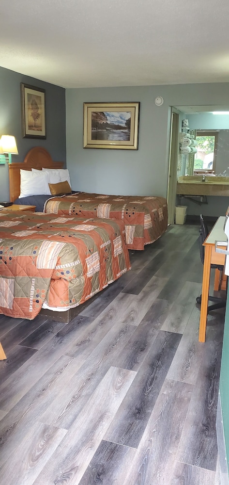 Palmetto Inn - photo 4