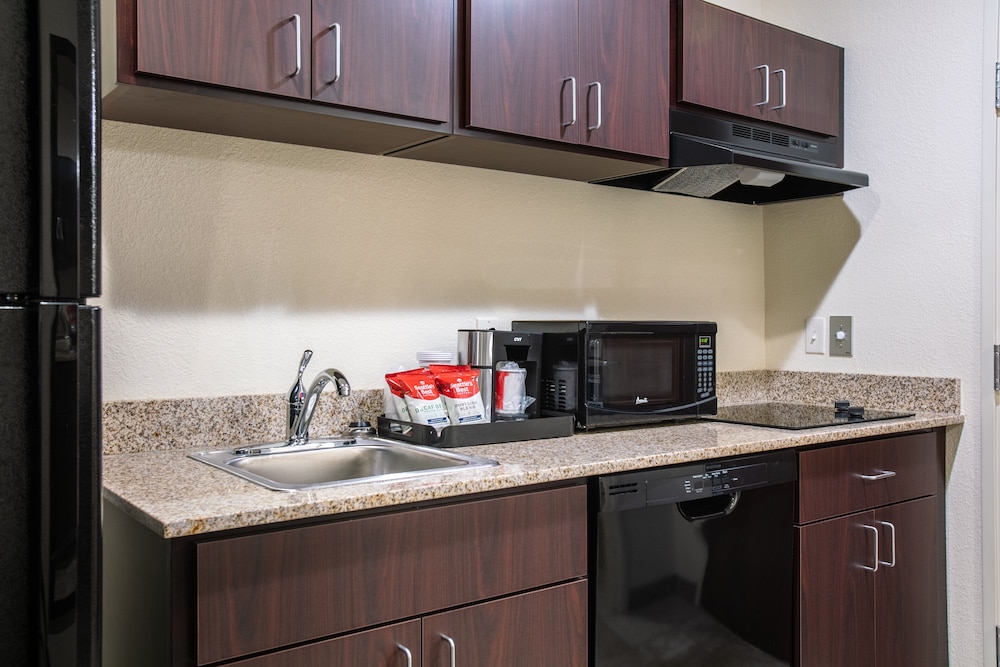 Cobblestone Inn & Suites Pine Bluffs - photo 10