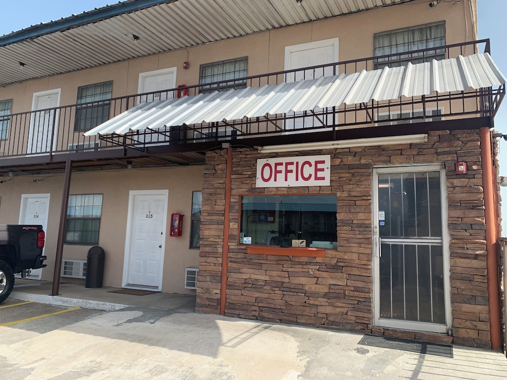 Loma Alta Motel in Laredo, United States