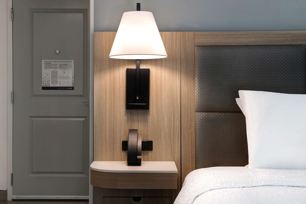 Hampton Inn Anderson Alliance Business Park - photo 8