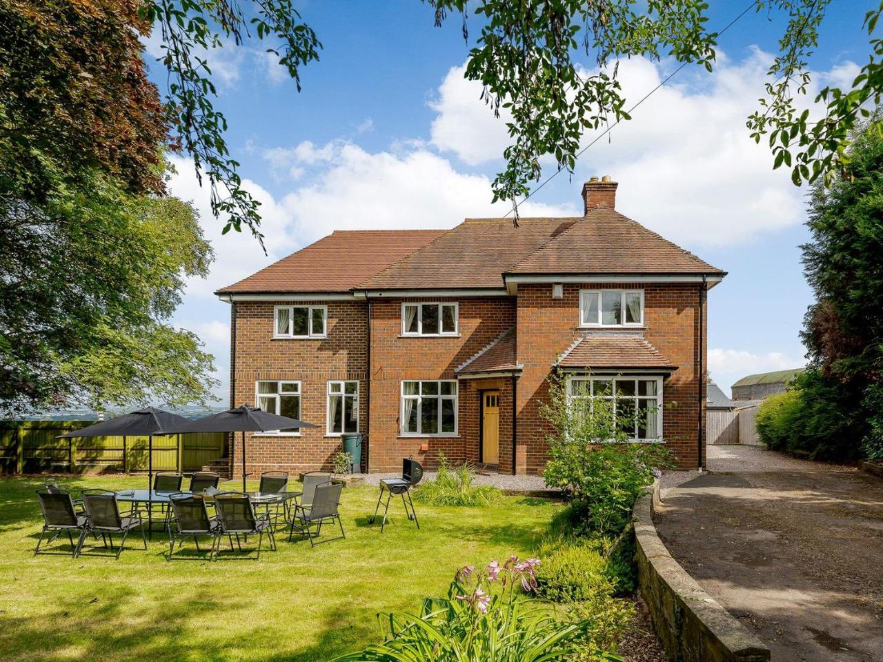 Renchers Farmhouse — 4-Star Luxury Hotel in Stourport-On-Severn, United Kingdom