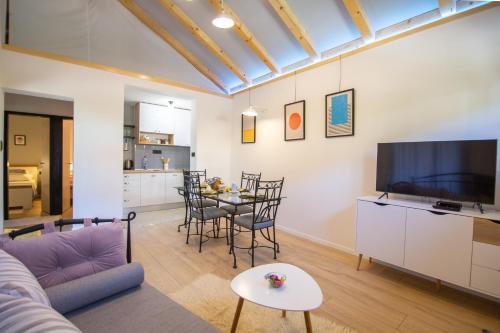 Apartment Vijula central with private parking — 4-Star Luxury Hotel in Komiza, Croatia