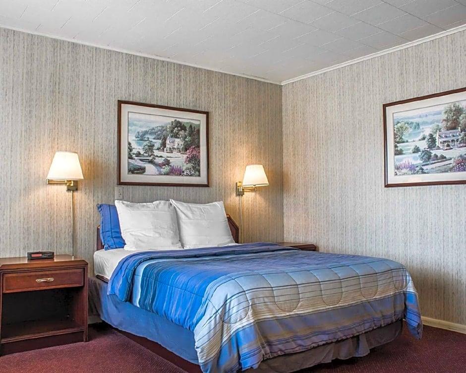 Rodeway Inn Marshall Manor - photo 13