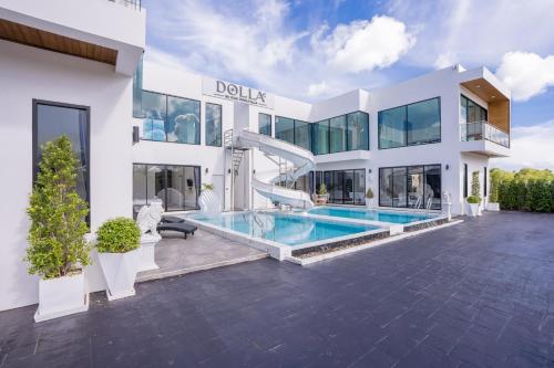 DOLLA Luxury PoolVilla Pattaya Bang Saray Beach 8 Bedrooms — 4-Star Luxury Hotel in Pattaya, Thailand