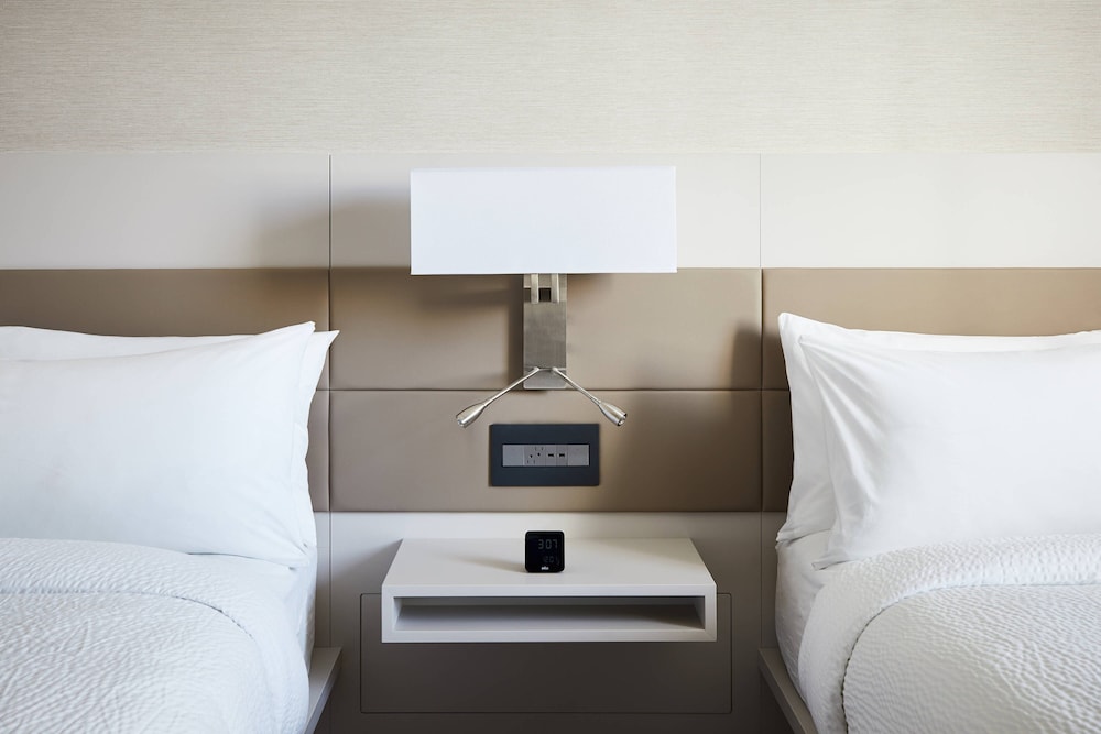AC Hotel by Marriott Miami Aventura - photo 22