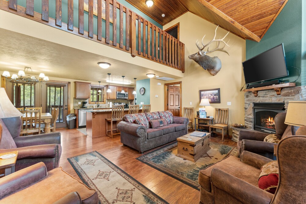 Makin Memories Lodge Cabin — hotel in Shell Knob