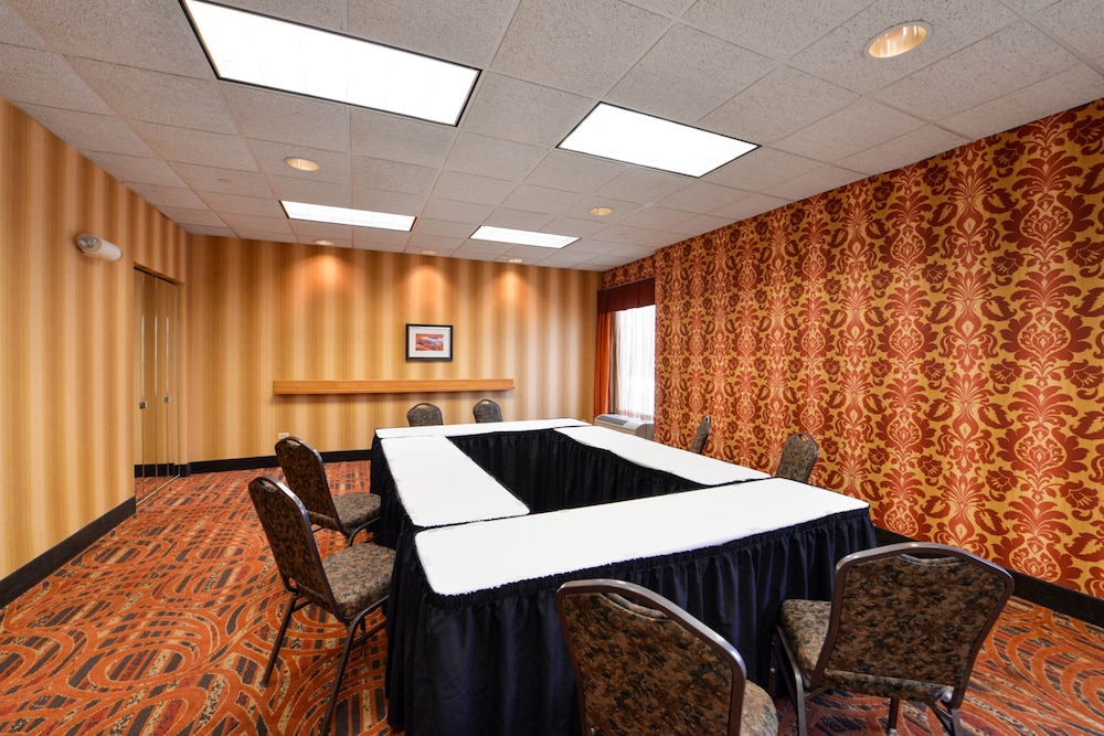 Hampton Inn Chicago Carol Stream - photo 29