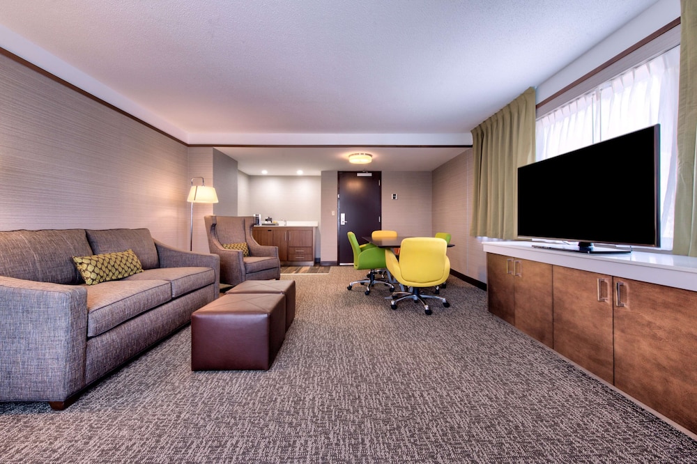 Hilton Garden Inn Detroit Southfield MI - photo 18
