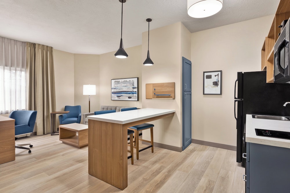 Candlewood Suites Boise Towne Square by IHG - photo 17