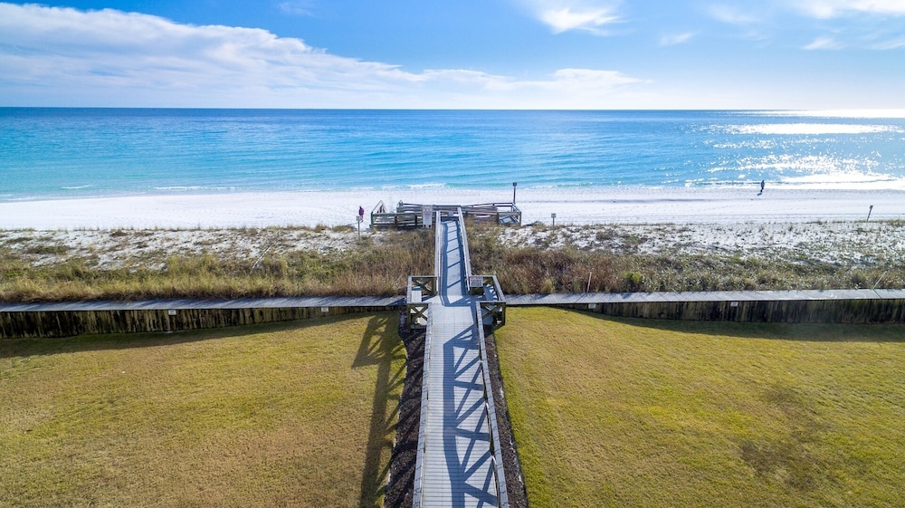 Shoreline Towers 1023 2 Bedroom Condo by RedAwning - photo 14
