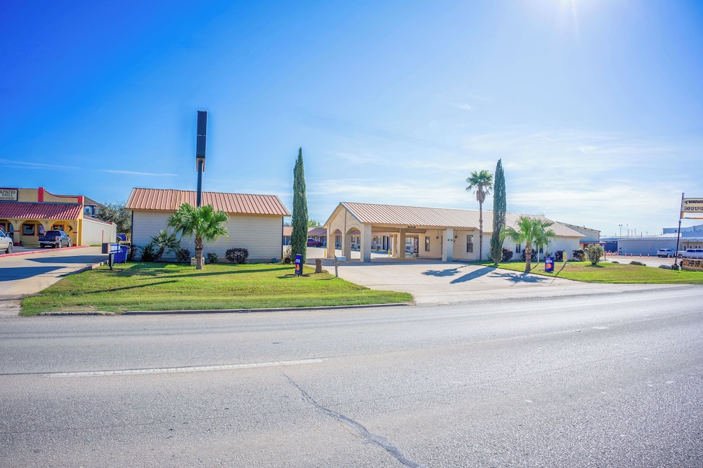 Pleasanton Executive Inn By OYO - photo 33